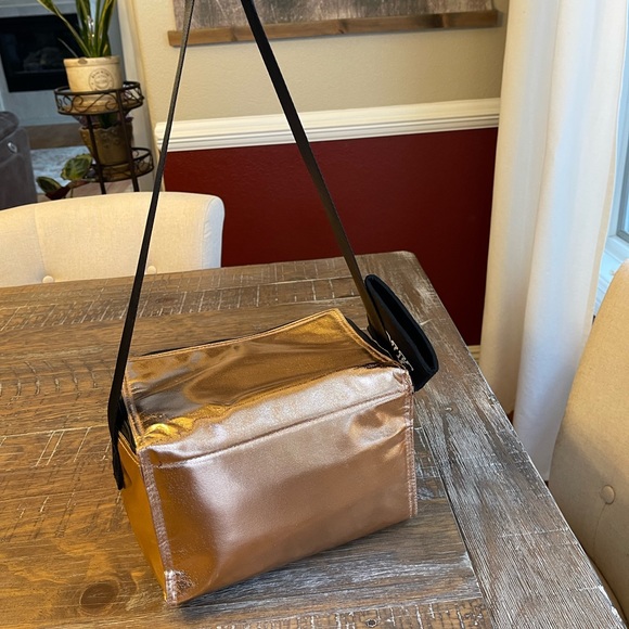 🌺 PINK Victoria’s Secret Insulated Cooler / Lunch Box 🌺 BRAND NEW NEVER USED - Picture 9 of 11